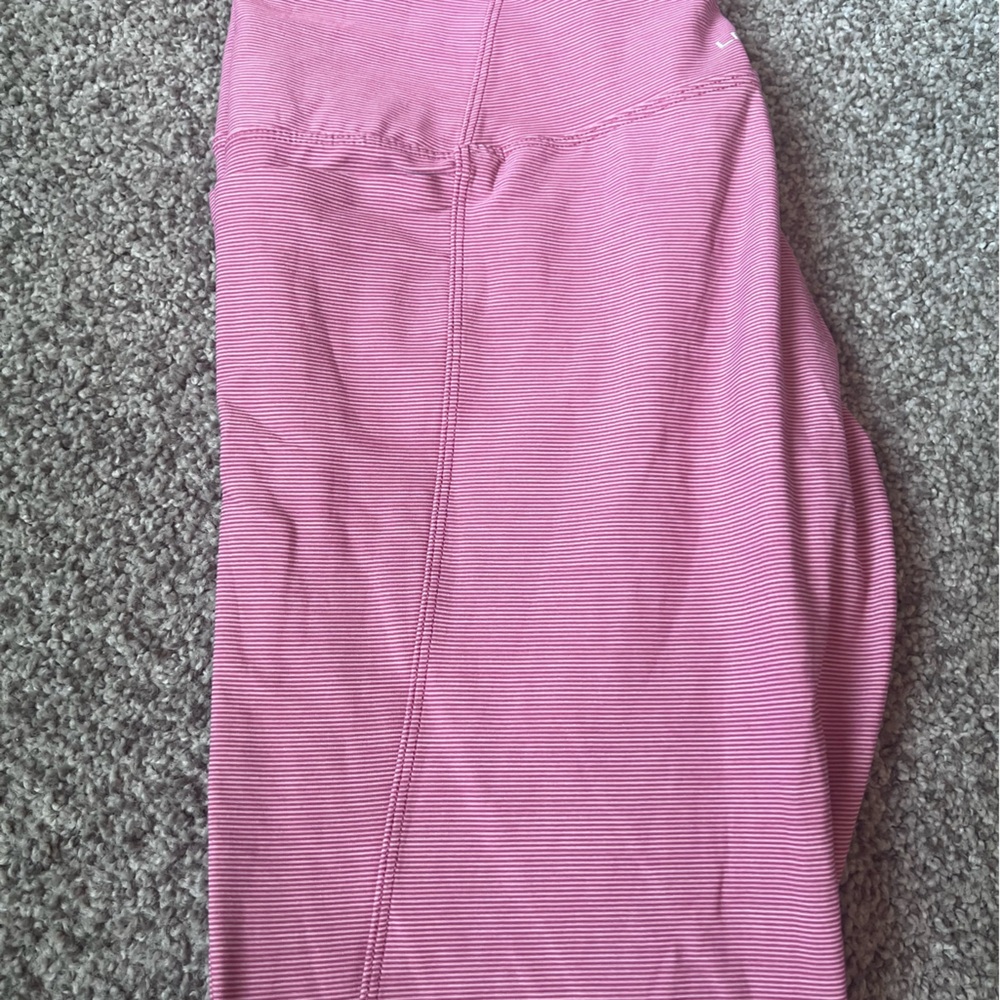 Red/white striped Lorna Jane 7/8 length leggings